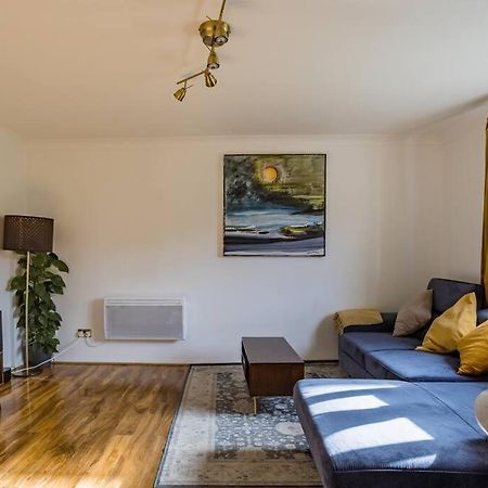 Bright &Spacious One Bedroom Flat Off Canary Wharf 伦敦 外观 照片