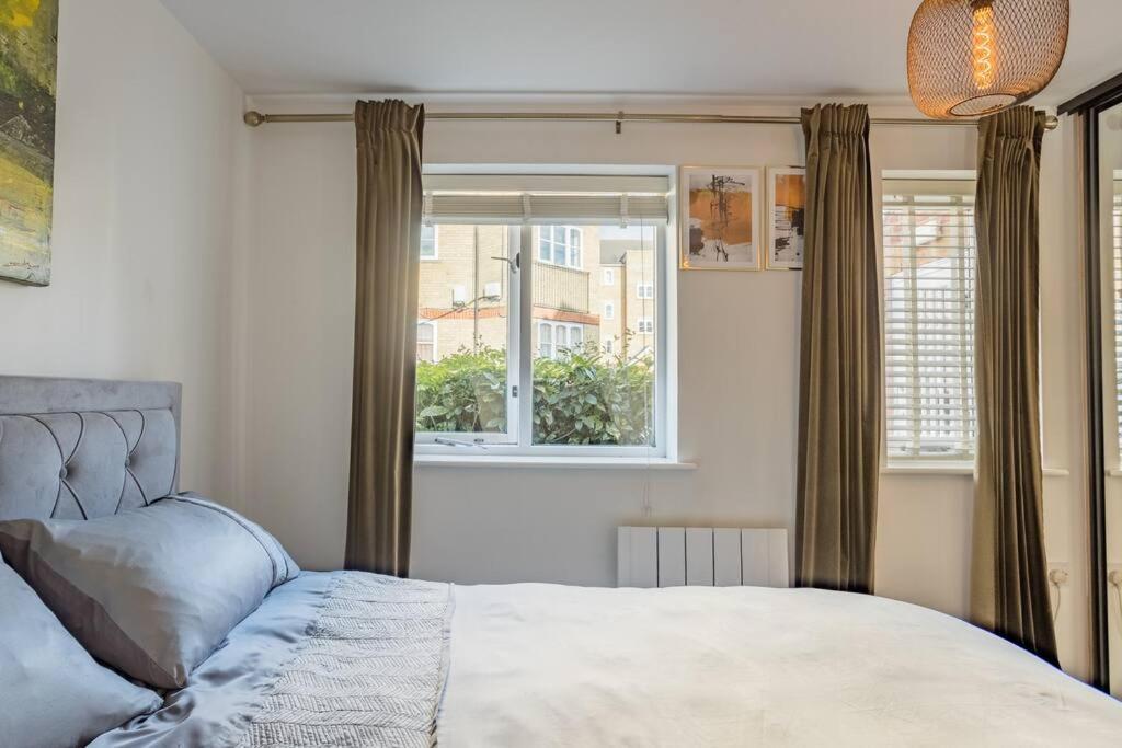 Bright &Spacious One Bedroom Flat Off Canary Wharf 伦敦 外观 照片