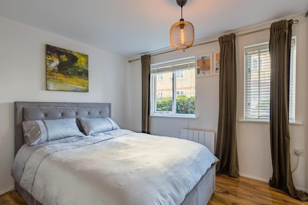 Bright &Spacious One Bedroom Flat Off Canary Wharf 伦敦 外观 照片