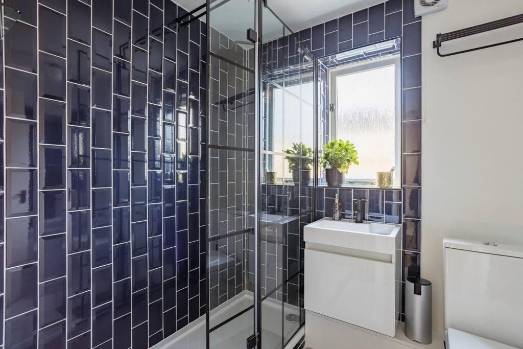 Bright &Spacious One Bedroom Flat Off Canary Wharf 伦敦 外观 照片